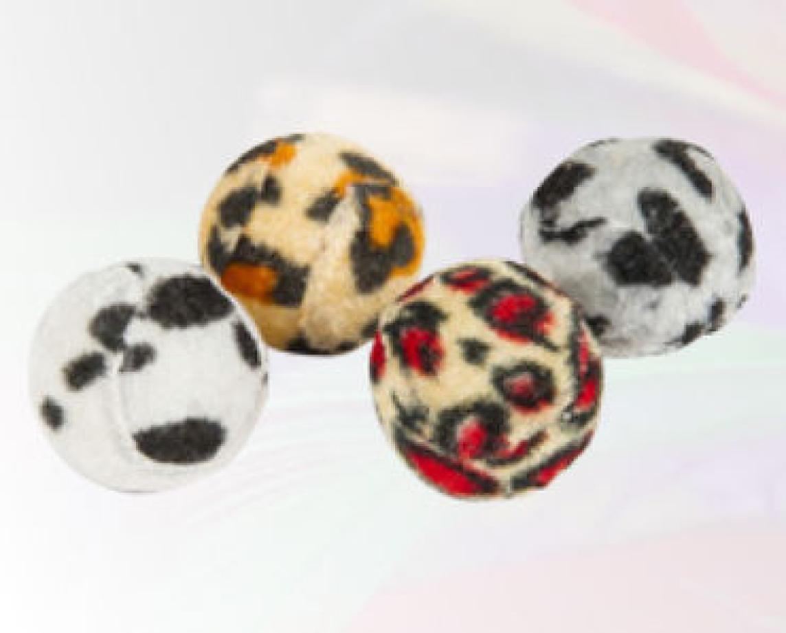 Karvapallo eläinkuosilla kissalle