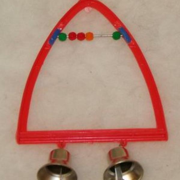 A-keinu linnulle kilikellolla